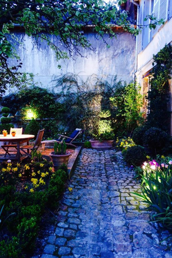 Bed and Breakfast Le Jardin De La Cathedrale Труа Экстерьер фото